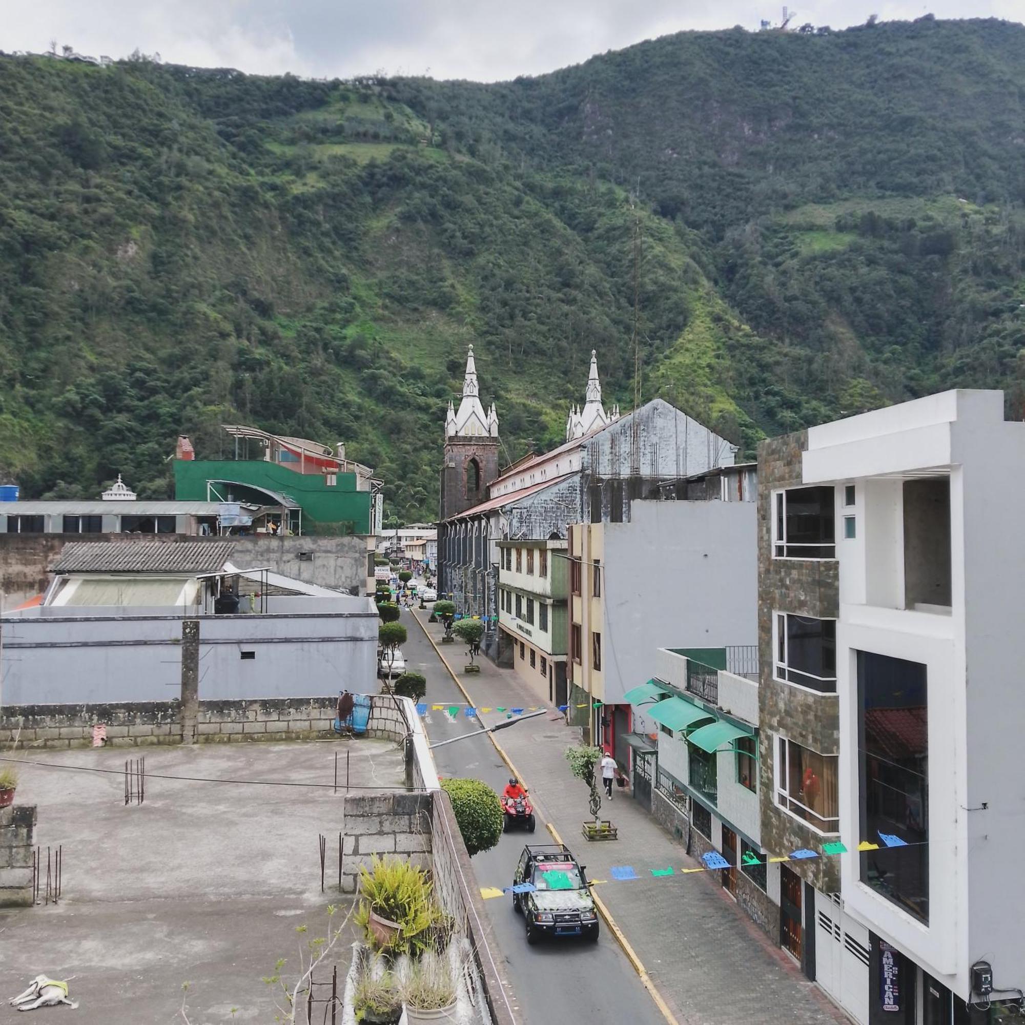 Hotel Amazonia Y Sol Baños Buitenkant foto